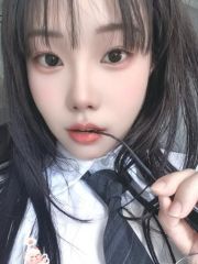 南海白皙清纯软妹